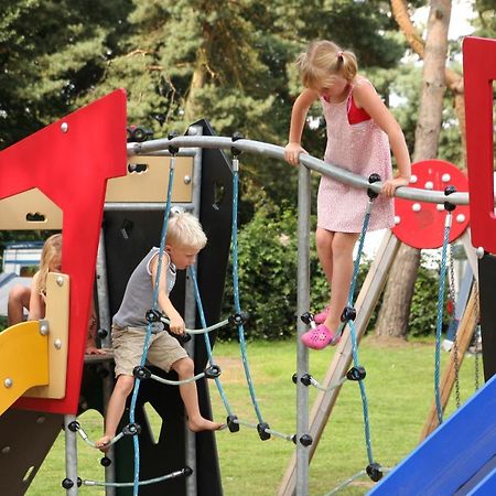 Lodge 6 personen camping de Molenhof Reutum Buitenkant foto