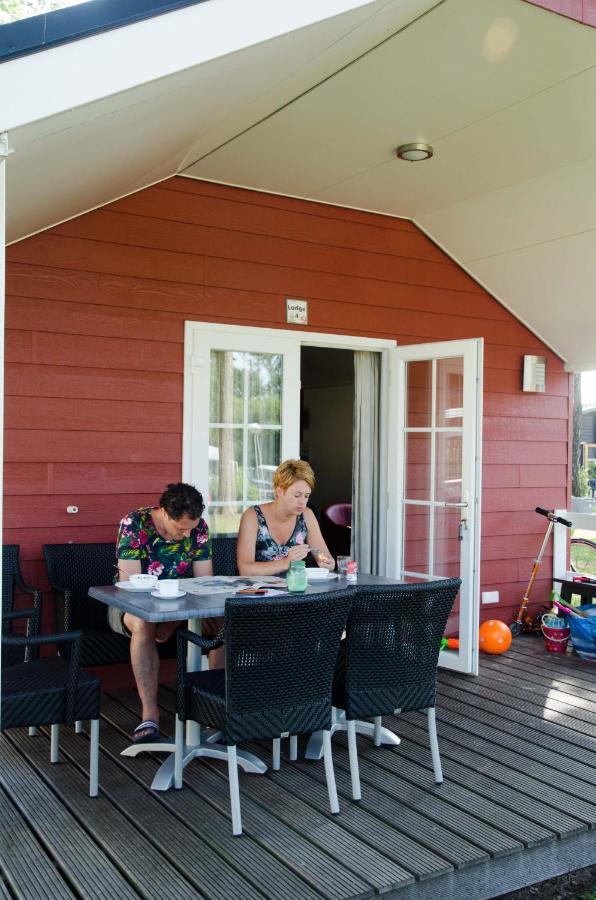 Lodge 6 personen camping de Molenhof Reutum Buitenkant foto