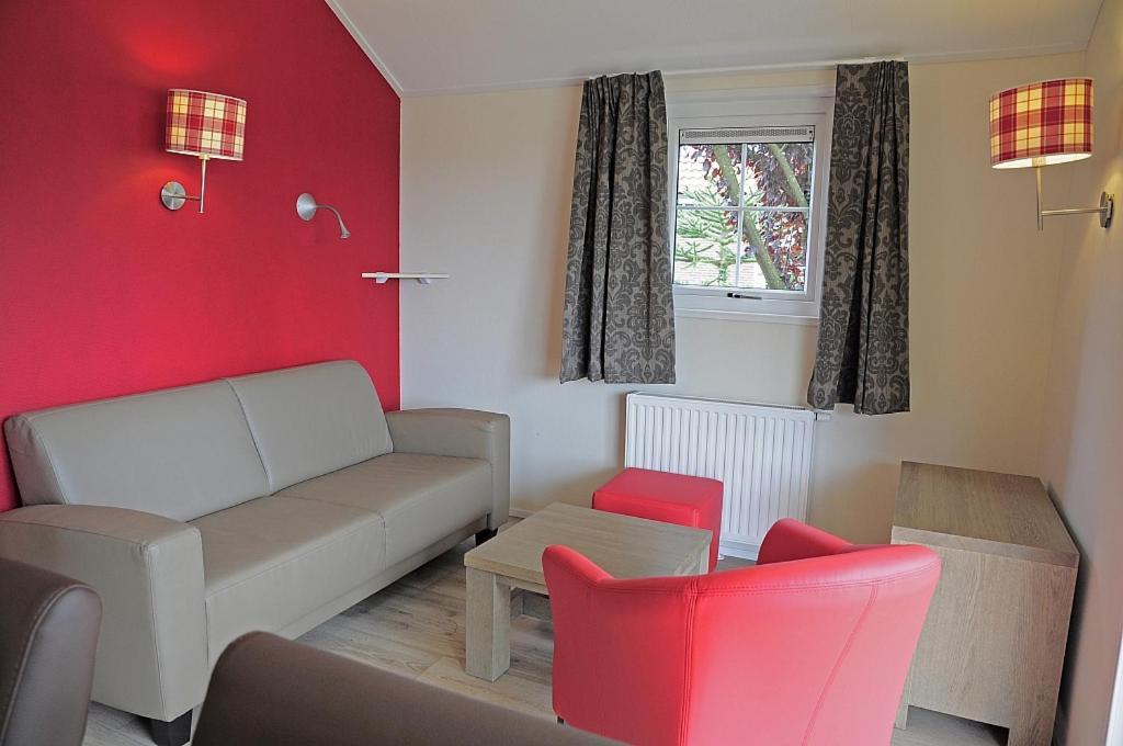 Lodge 6 personen camping de Molenhof Reutum Buitenkant foto
