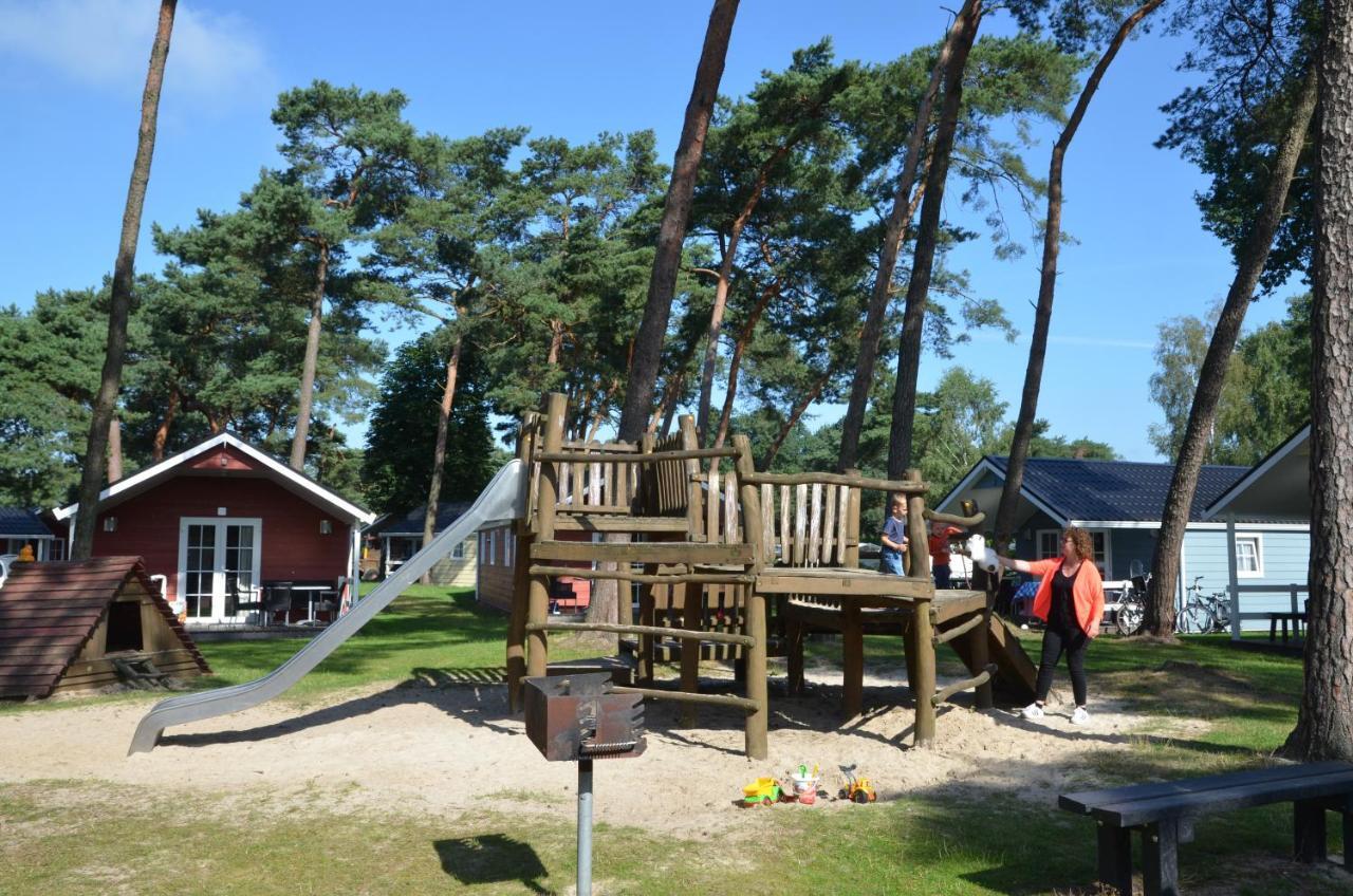 Lodge 6 personen camping de Molenhof Reutum Buitenkant foto